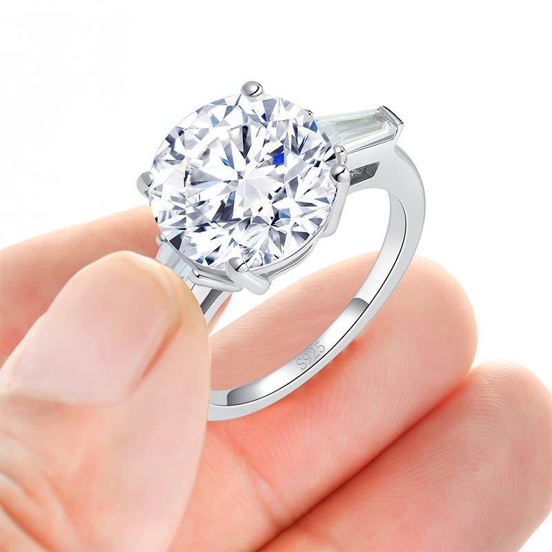 7.5 CT Round Cut Cubic Zirconia Solitaire Engagement Ring for Women