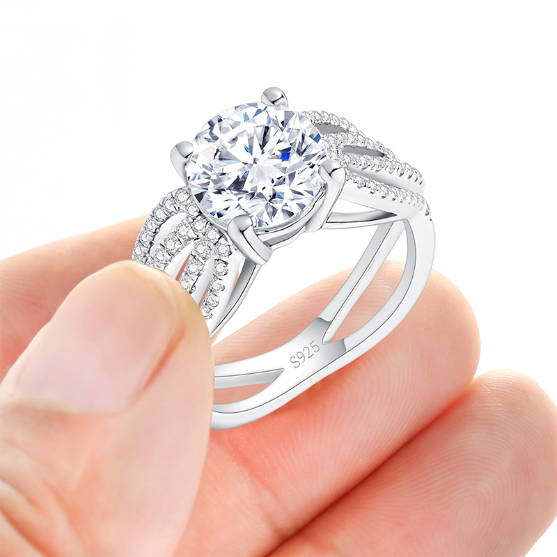 4.2 CT Round Cut Cubic Zirconia Engagement Ring